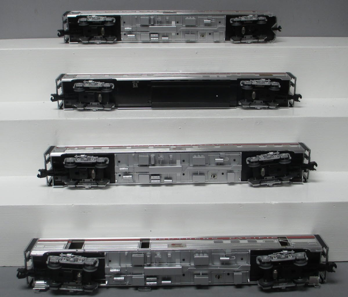 Lionel 6-20005 Southern Pacific 'Sunset Limited' 18” Aluminum Cars Set (4) LN/Box