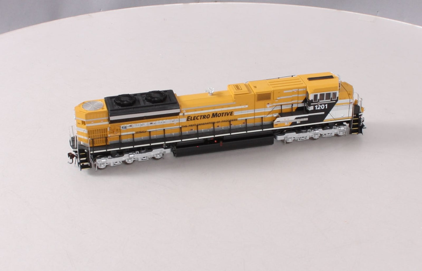 Athearn G68823 HO EMD SD70ACe Diesel Locomotive w/ DCC & Sound Yellow #1201 LN/Box