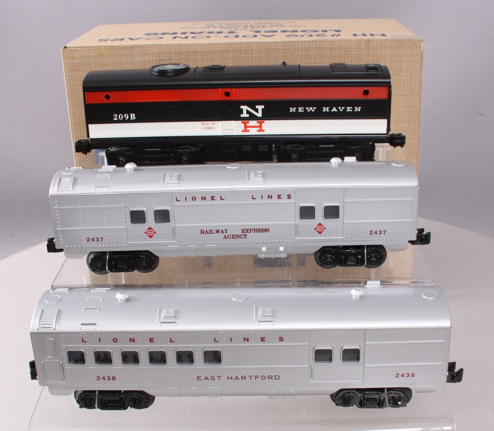 Lionel 1608AO O Gauge New Haven B-Unit And Passenger #209 Add-On Cars MT/Box