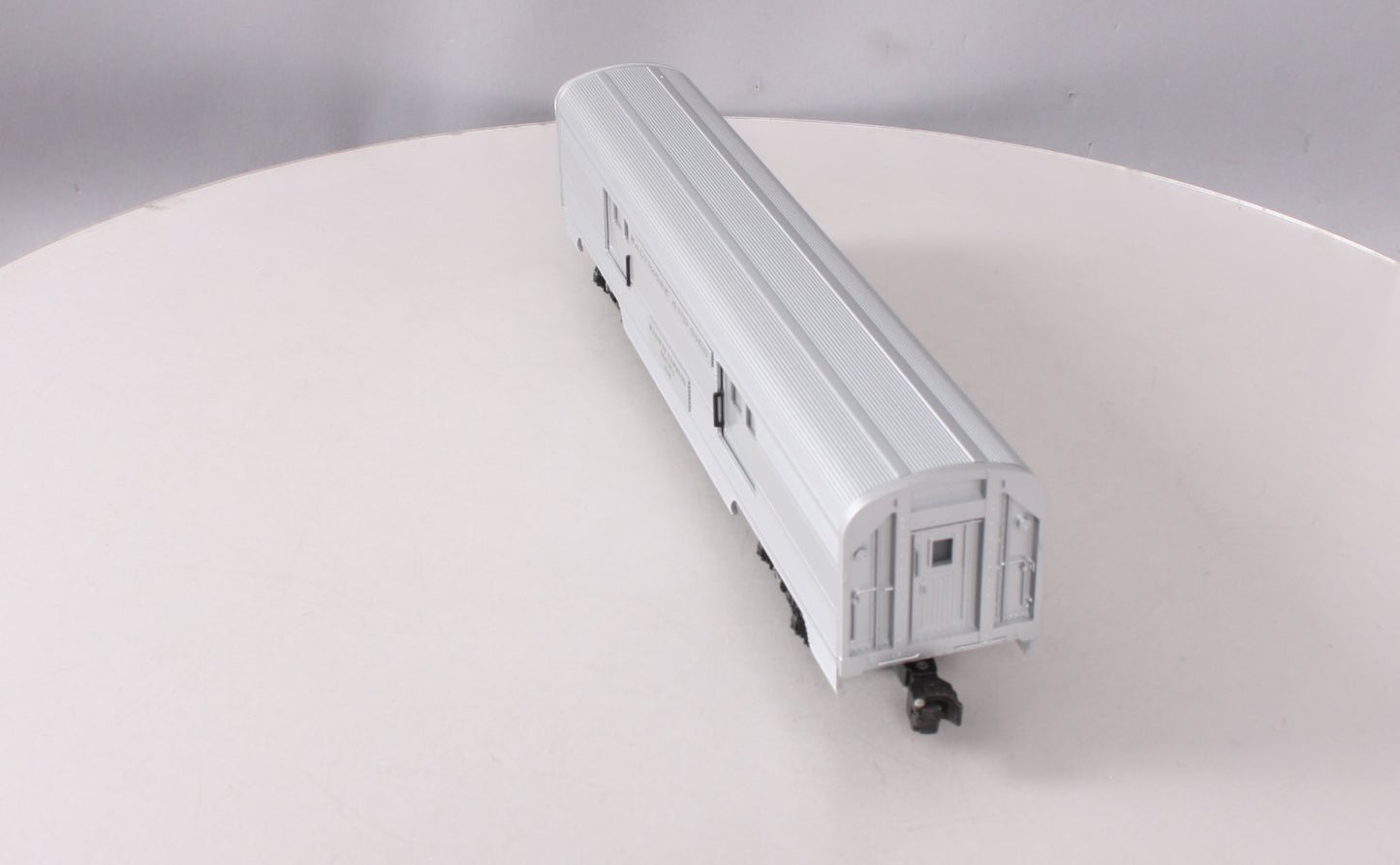 Williams 2530 O Scale Baltimore & Ohio 60' Streamlined REA Passenger Car EX