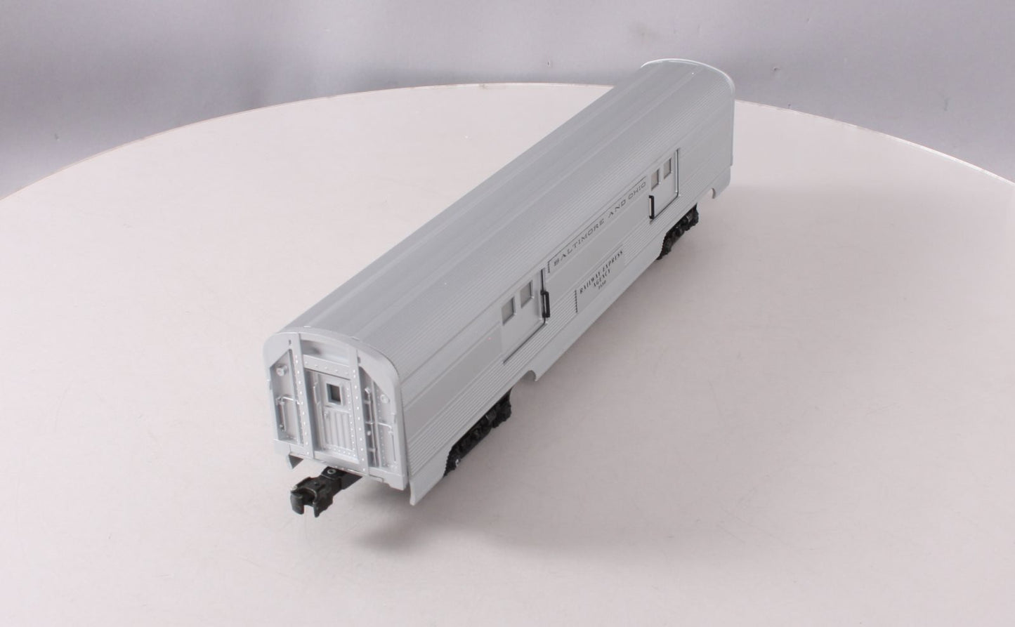 Williams 2530 O Scale Baltimore & Ohio 60' Streamlined REA Passenger Car EX