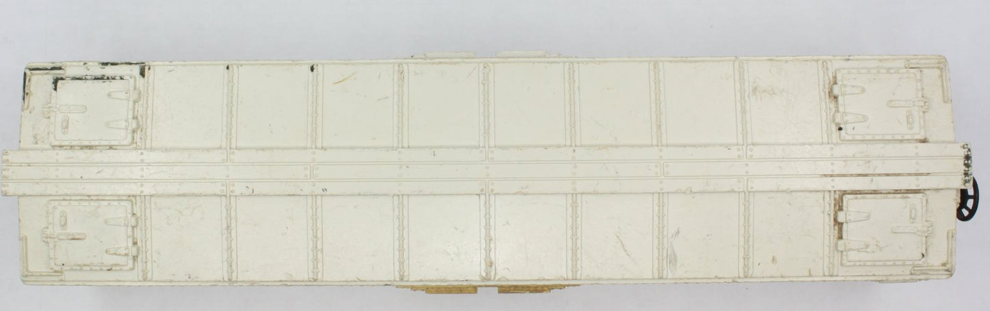Lionel 6472-1 Refrigerator Car Shell w/ Plastic Door Frames w/o Operating Hatch