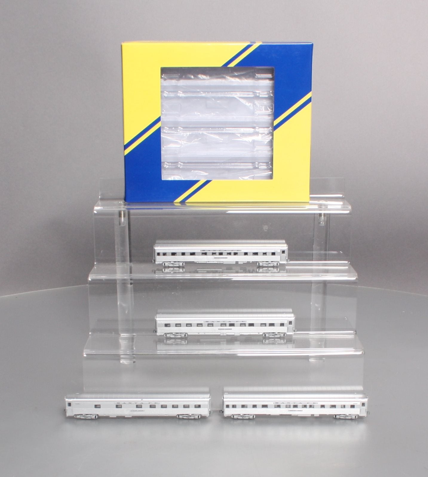 American Z-Line 72210 Z Scale Santa Fe Super Chief 4-Car Passenger Car Set NIB