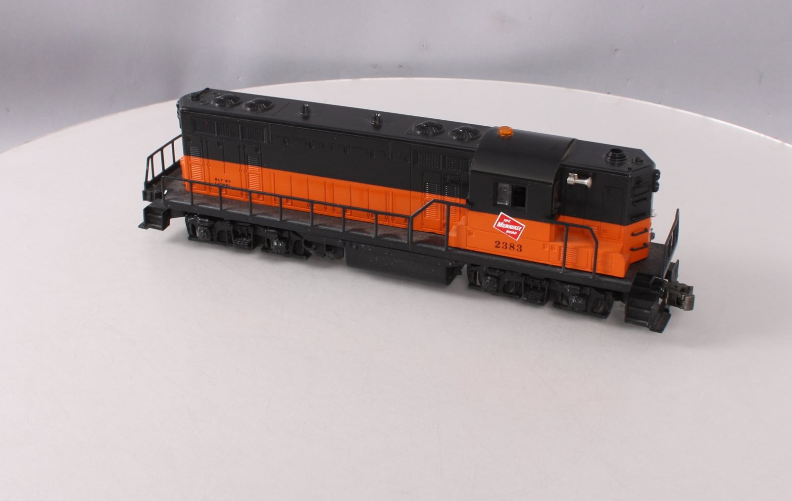 Lionel 6-18866 O Milwaukee Road GP-7 Diesel Locomotive #2383 LN/Box