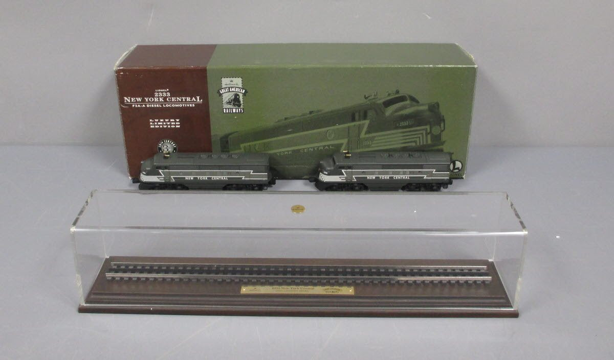 Hallmark 2333 Lionel Miniature NYC F3AA Diesel Set w/Display Case LN/Box