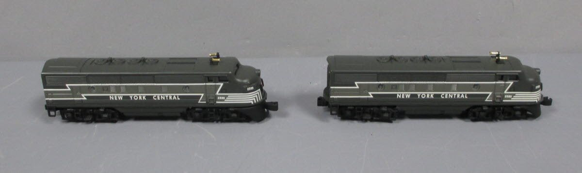 Hallmark 2333 Lionel Miniature NYC F3AA Diesel Set w/Display Case LN/Box