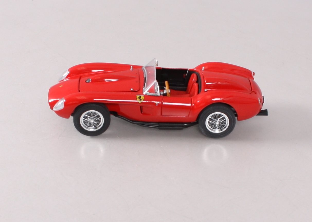 Danbury Mint 1:24 Scale Diecast Red 1958 Ferrari Testa Rossa Convertible NIB