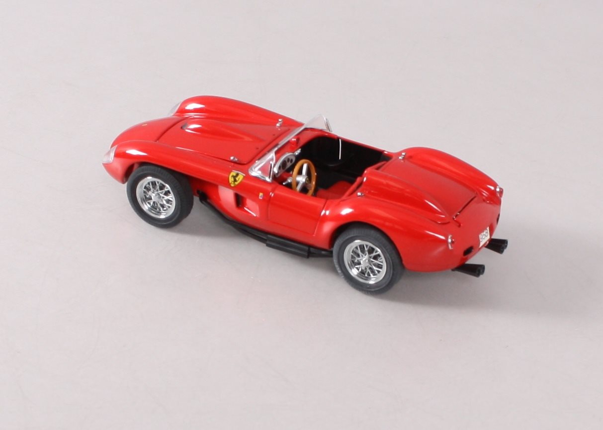 Danbury Mint 1:24 Scale Diecast Red 1958 Ferrari Testa Rossa Convertible NIB