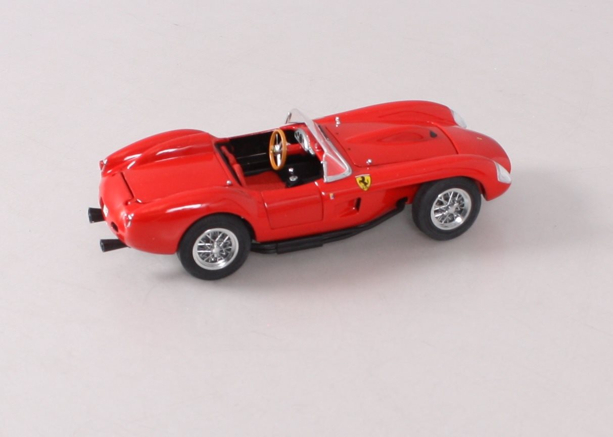 Danbury Mint 1:24 Scale Diecast Red 1958 Ferrari Testa Rossa Convertible NIB