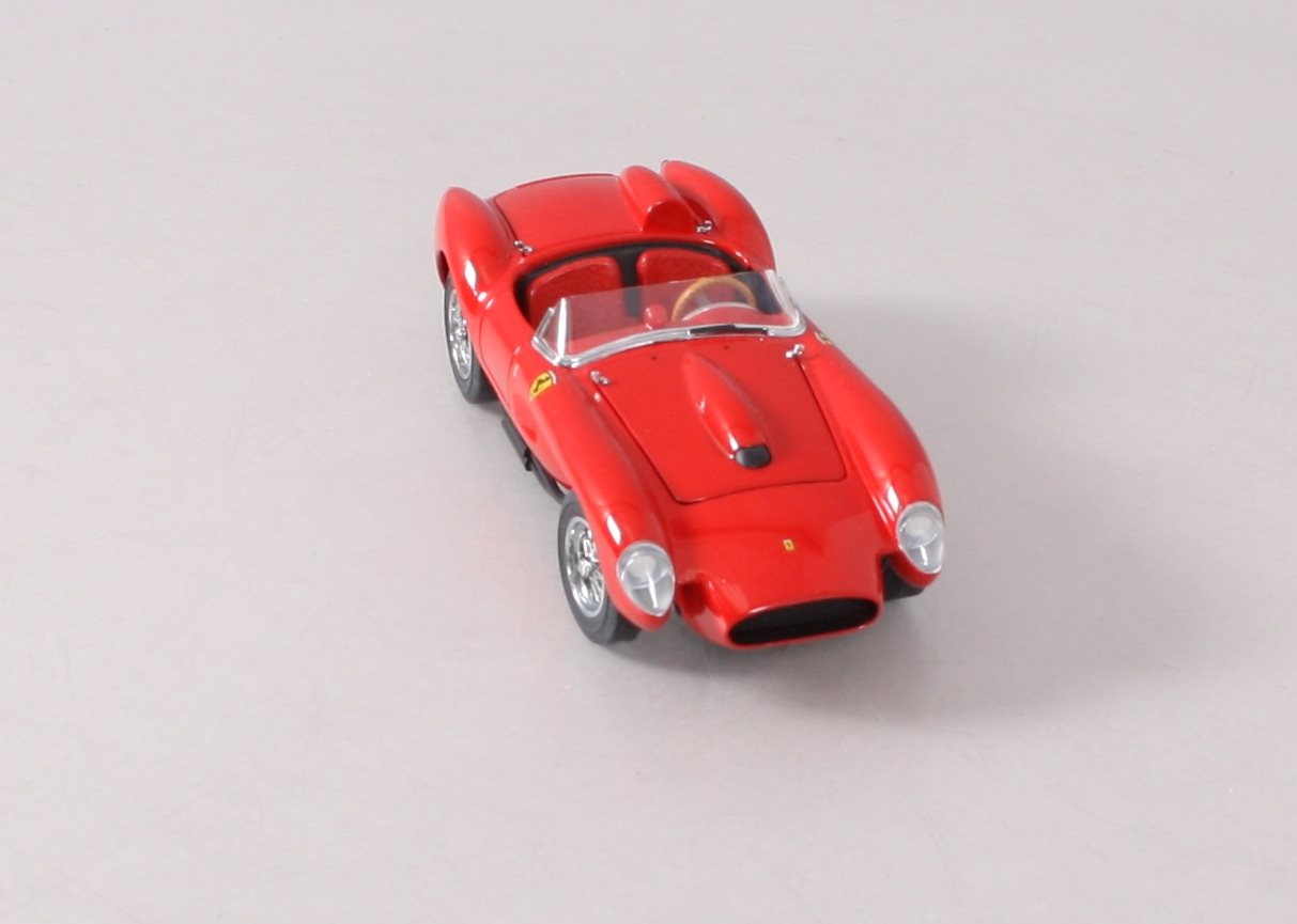 Danbury Mint 1:24 Scale Diecast Red 1958 Ferrari Testa Rossa Convertible NIB