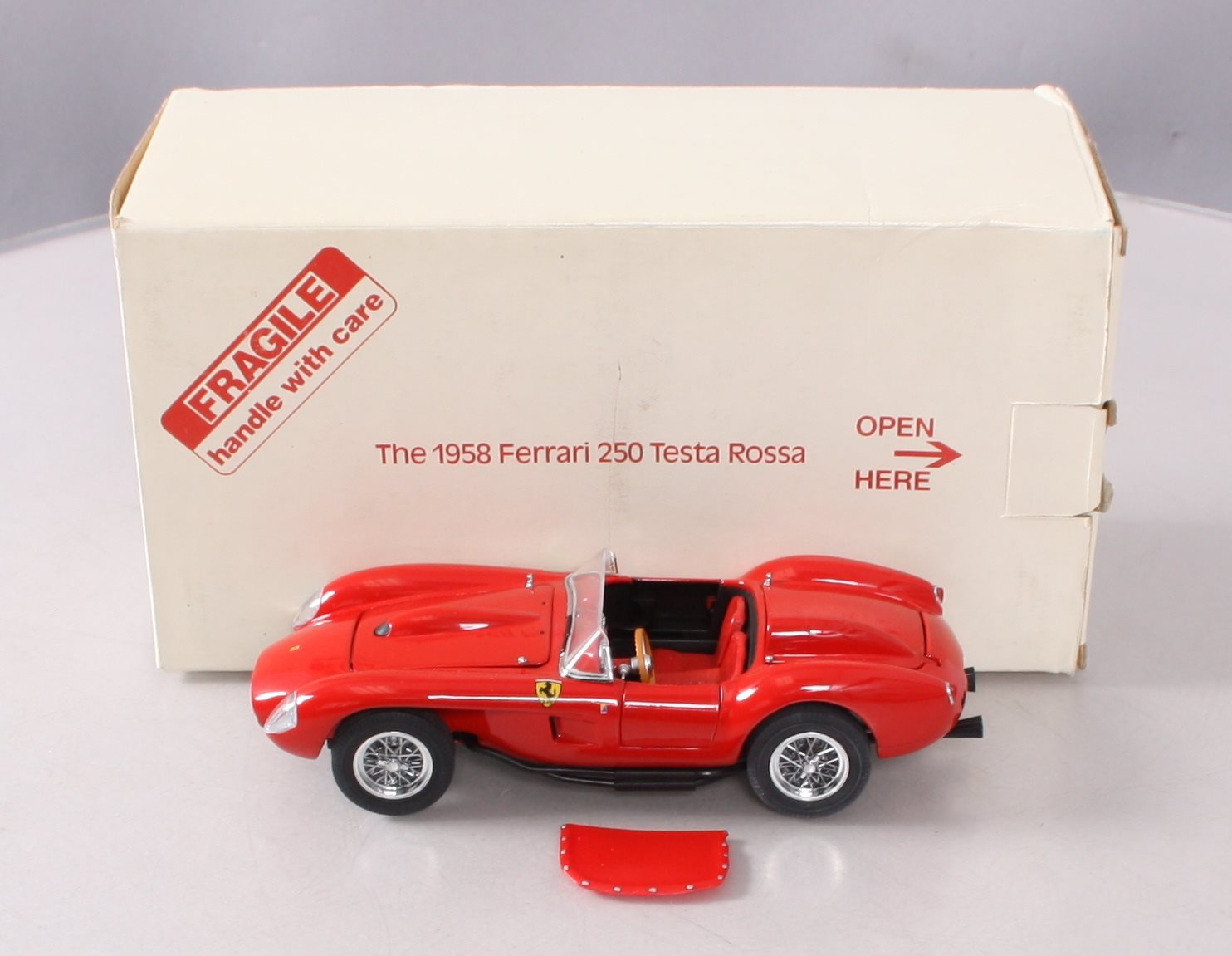 Danbury Mint 1:24 Scale Diecast Red 1958 Ferrari Testa Rossa Convertible NIB