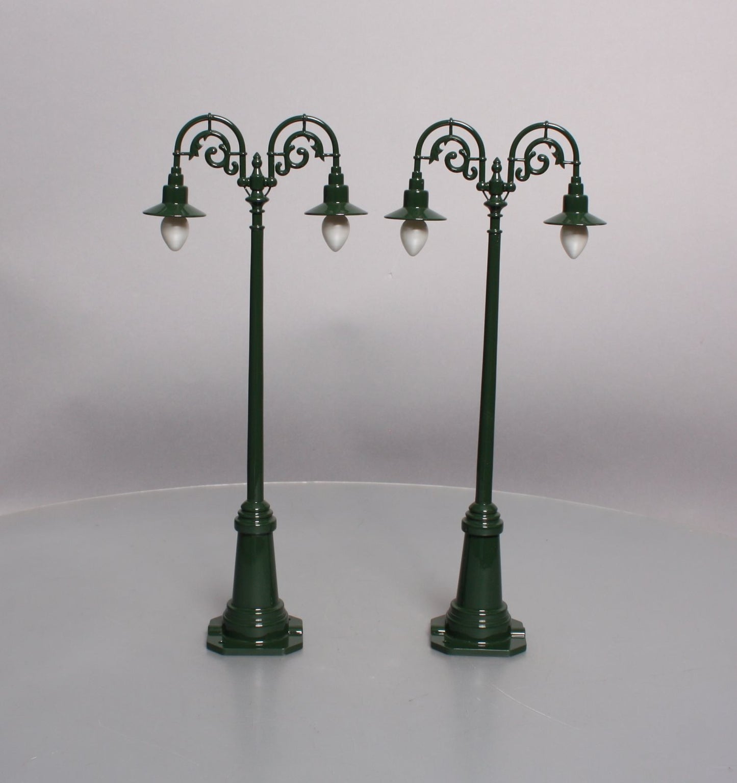 MTH 10-1095 Standard Gauge Dark Green #67 Lamp Post Set (Pack of 2) LN/Box