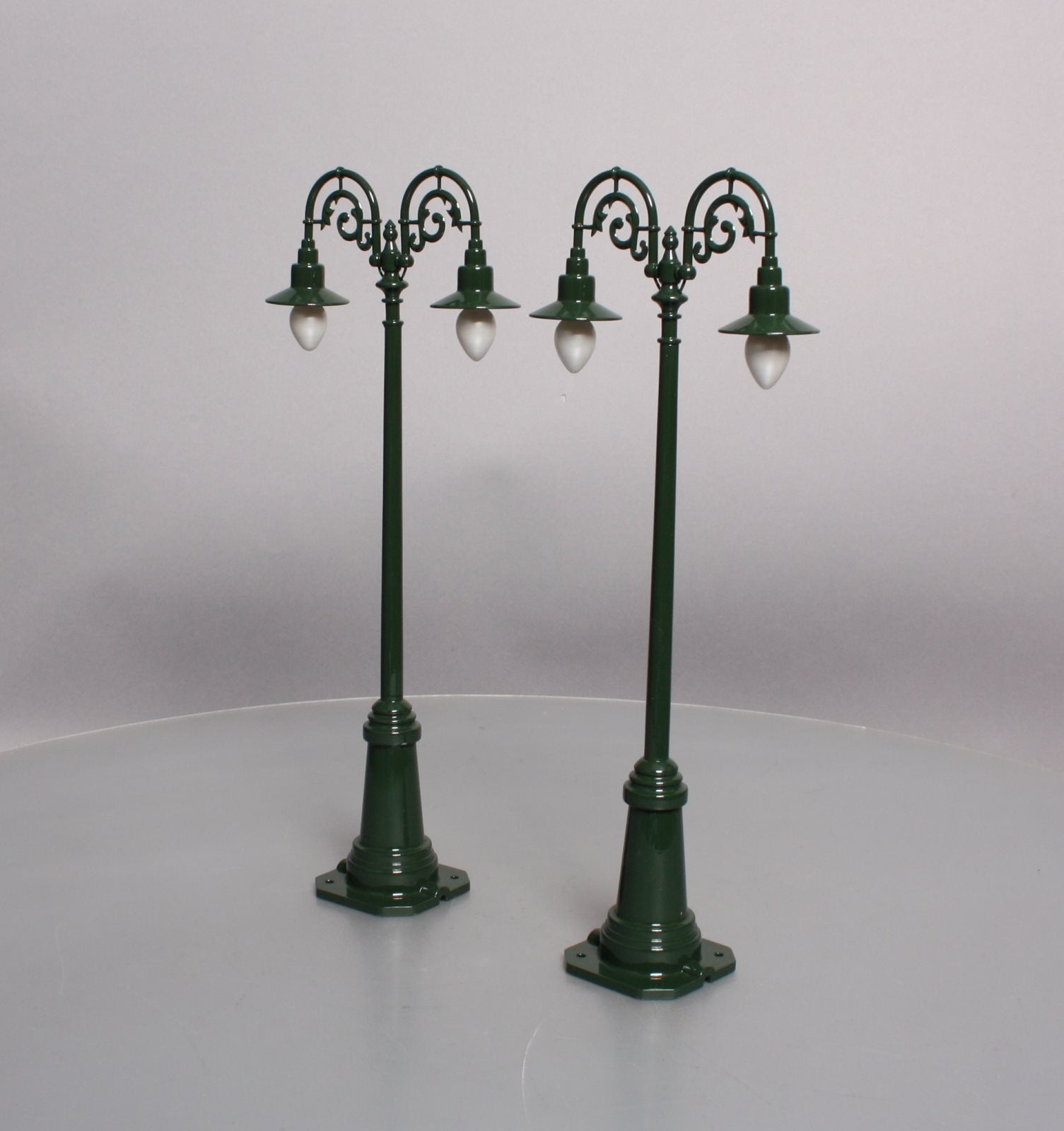MTH 10-1095 Standard Gauge Dark Green #67 Lamp Post Set (Pack of 2) LN/Box