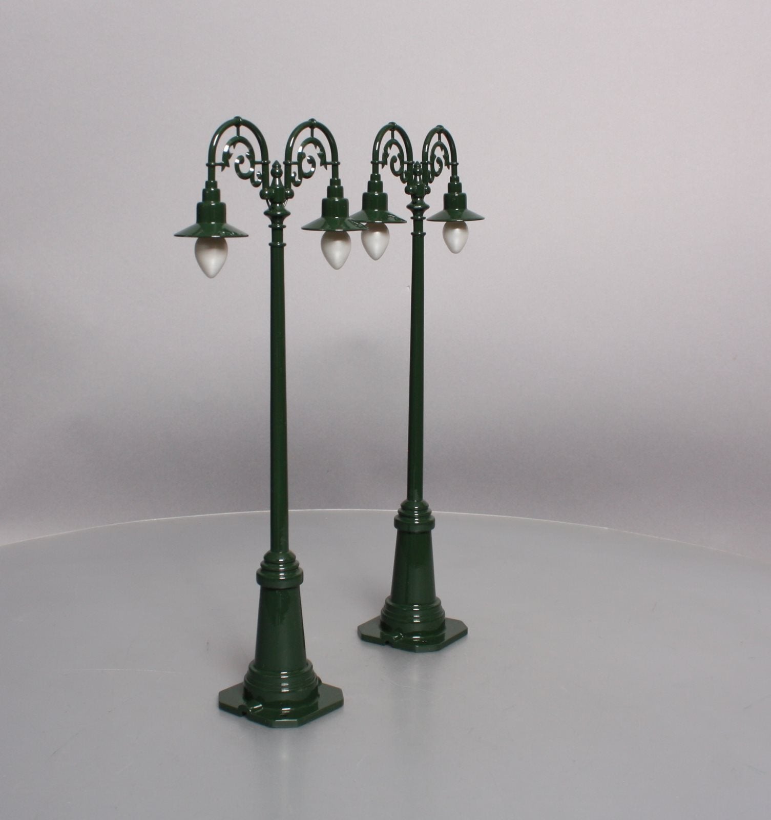MTH 10-1095 Standard Gauge Dark Green #67 Lamp Post Set (Pack of 2) LN/Box