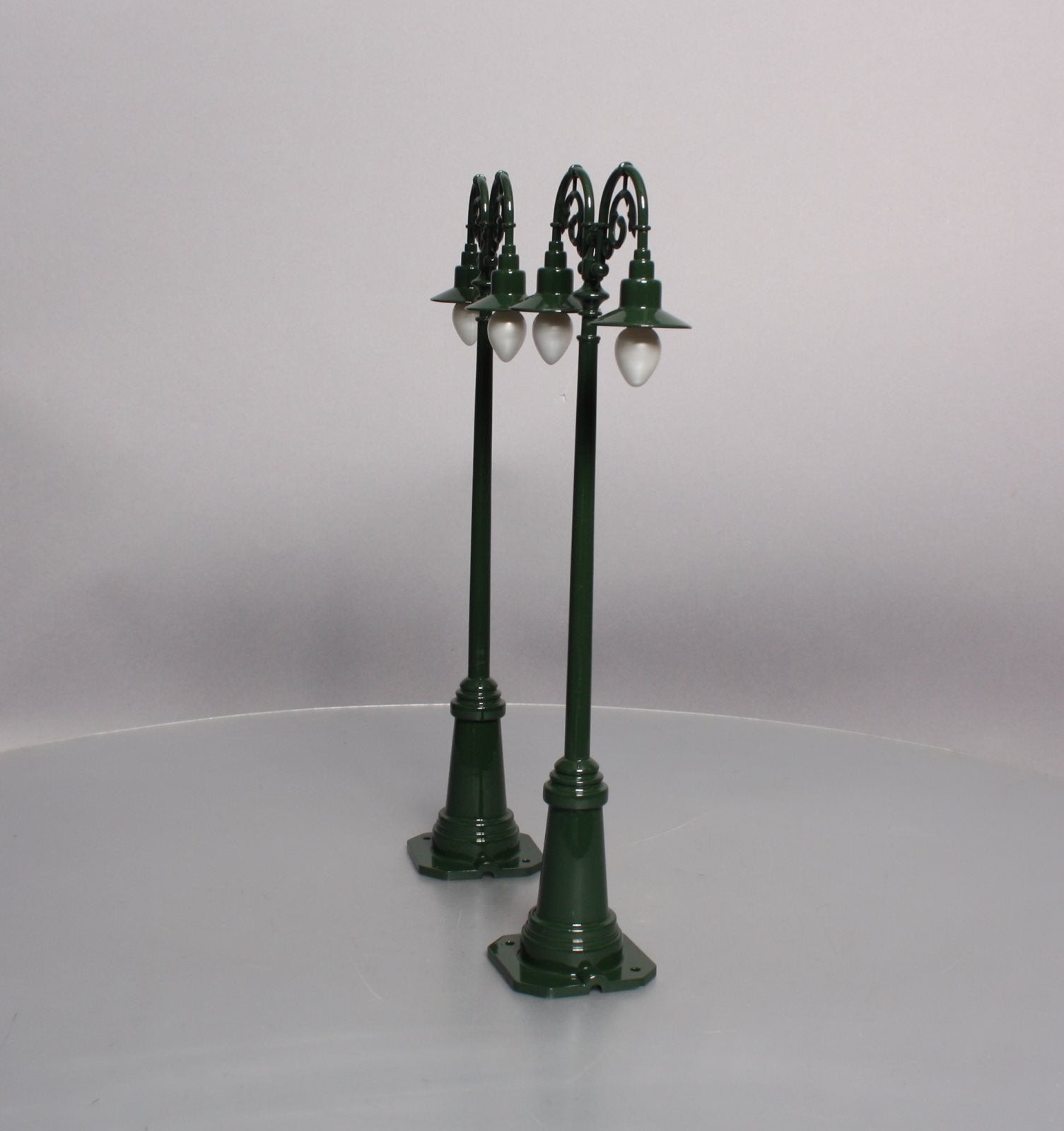 MTH 10-1095 Standard Gauge Dark Green #67 Lamp Post Set (Pack of 2) LN/Box