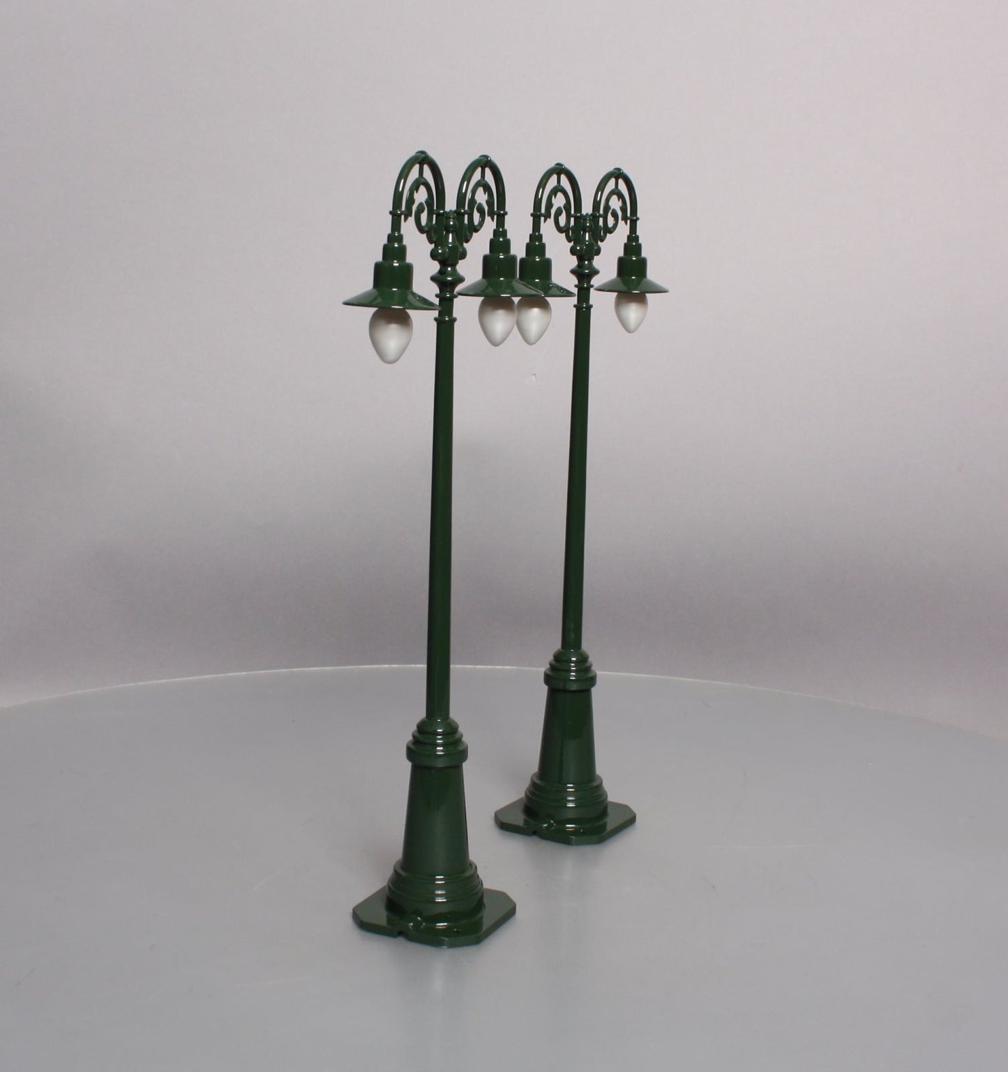MTH 10-1095 Standard Gauge Dark Green #67 Lamp Post Set (Pack of 2) LN/Box