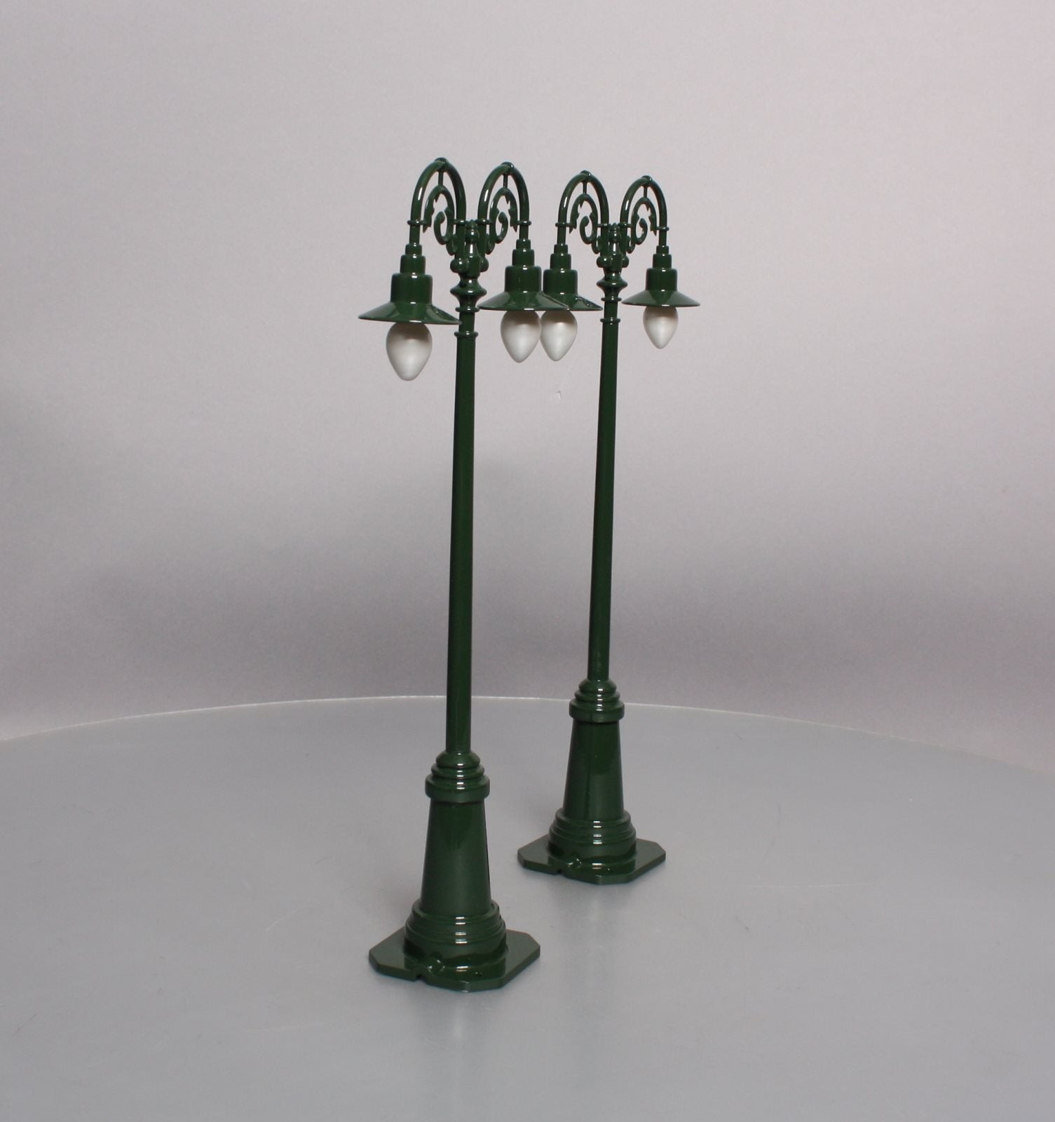 MTH 10-1095 Standard Gauge Dark Green #67 Lamp Post Set (Pack of 2) LN/Box