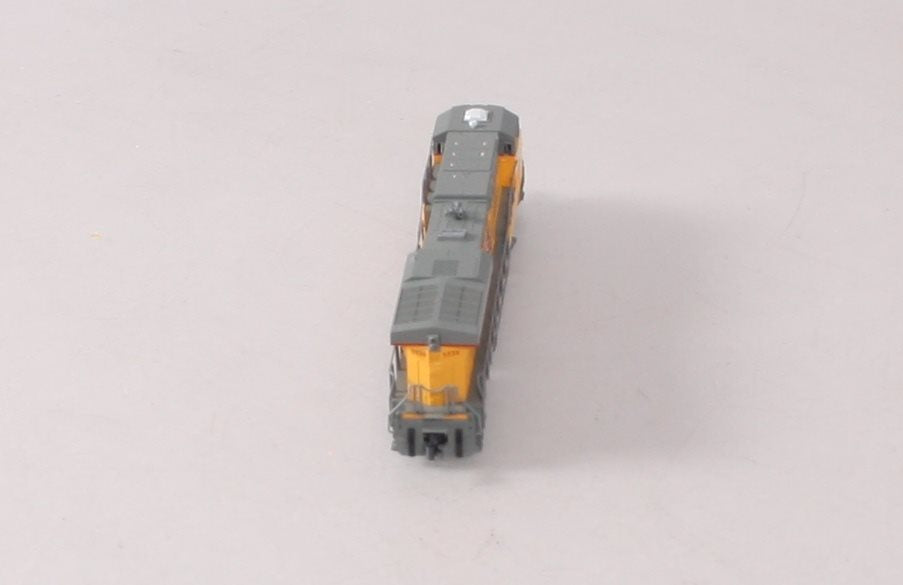 Kato 176-8923 N Union Pacific GE ES44AC Diesel Locomotive #5530