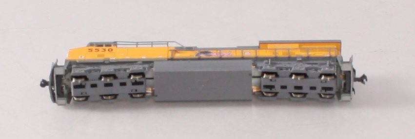 Kato 176-8923 N Union Pacific GE ES44AC Diesel Locomotive #5530