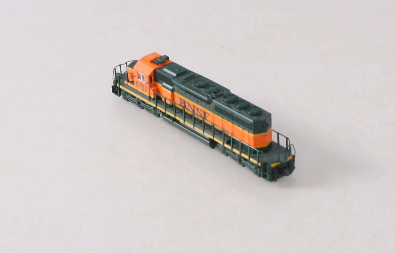 Kato 176-8204 N Scale BNSF SD40-2 Diesel #6762