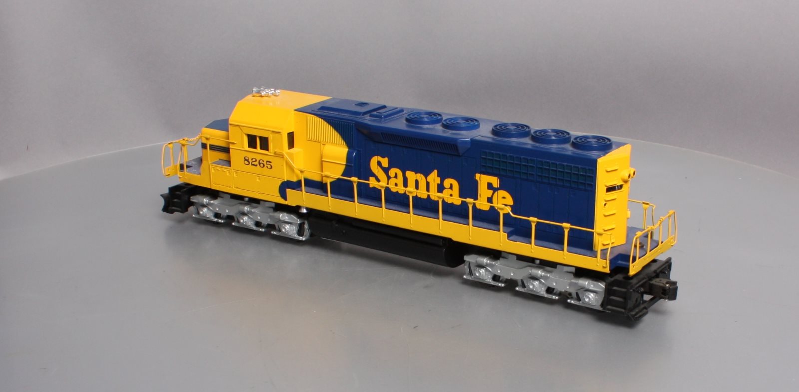 Lionel 6-8265 O Gauge Santa Fe SD-40 Diesel Locomotive LN/Box