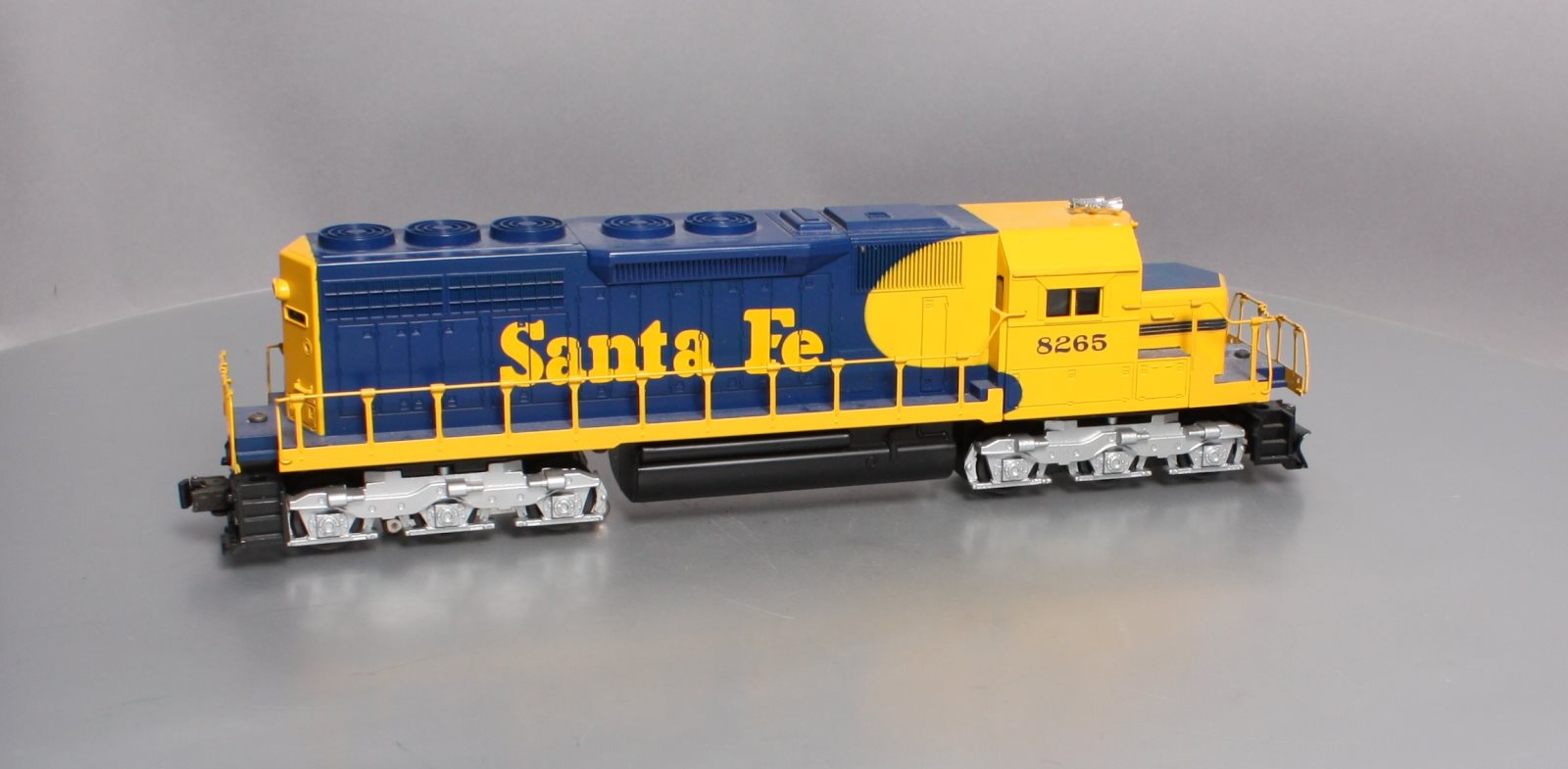 Lionel 6-8265 O Gauge Santa Fe SD-40 Diesel Locomotive LN/Box
