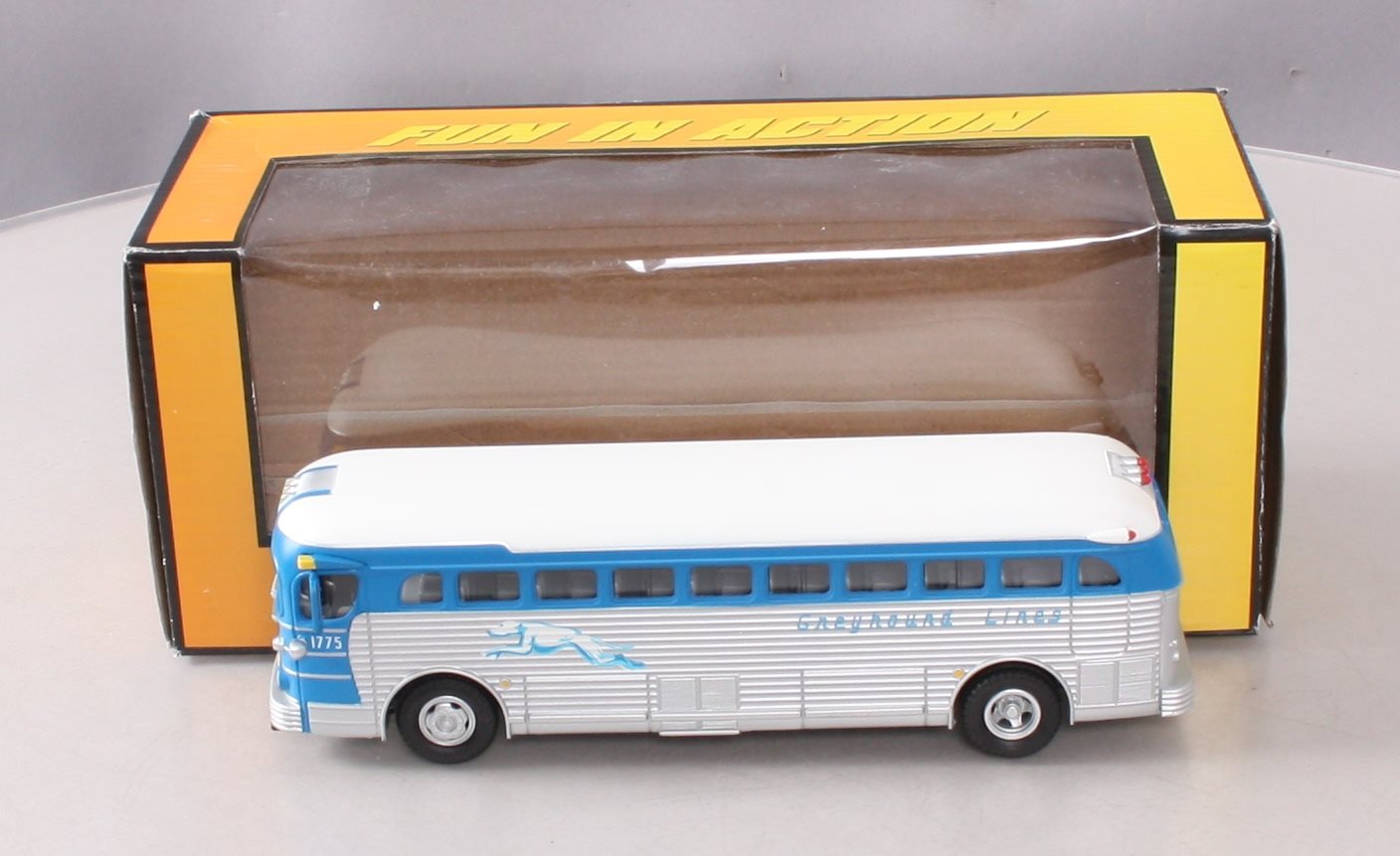 MTH 30-50104 O Greyhound Lines Bus - Diecast