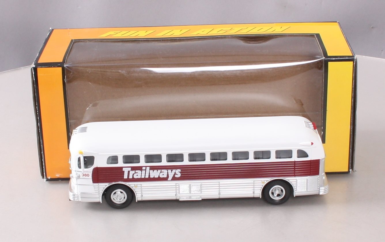 MTH 30-50081 O Trailways Bus