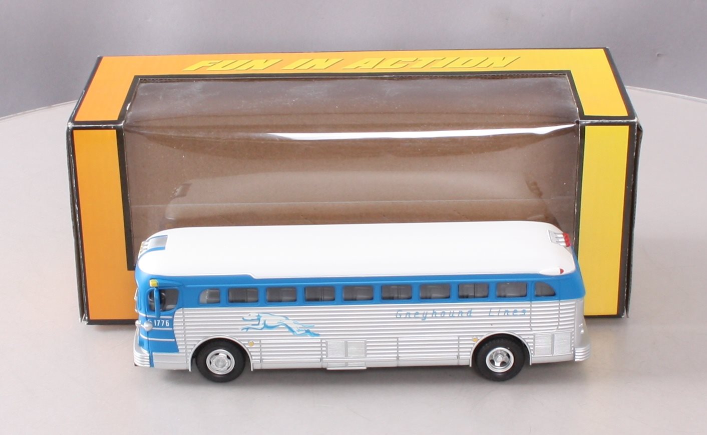 MTH 30-50105 O Greyhound/Concord Die-Cast Bus