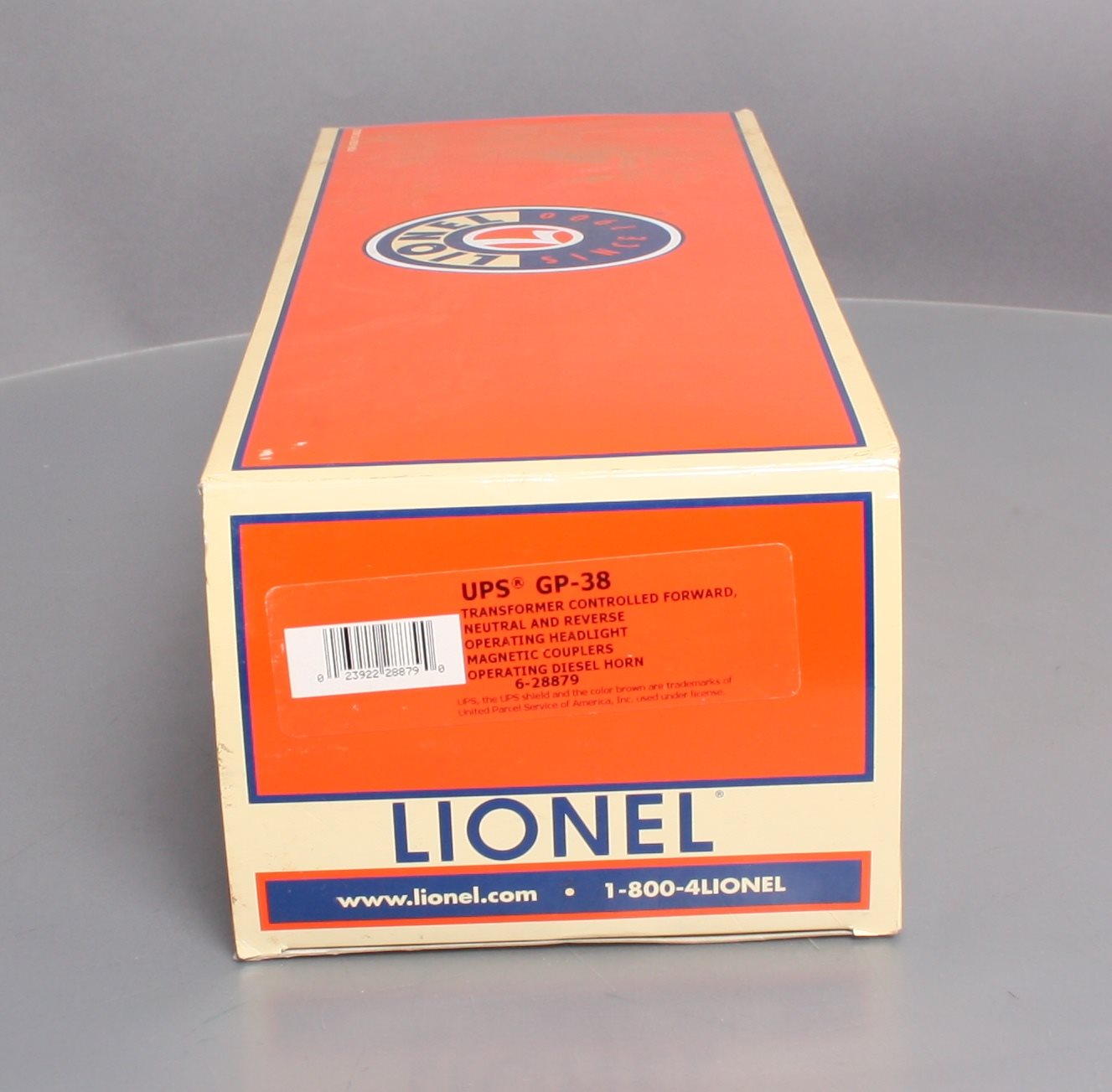 Lionel 6-28879 O Gauge UPS GP38 Diesel Locomotive #2007 LN/Box