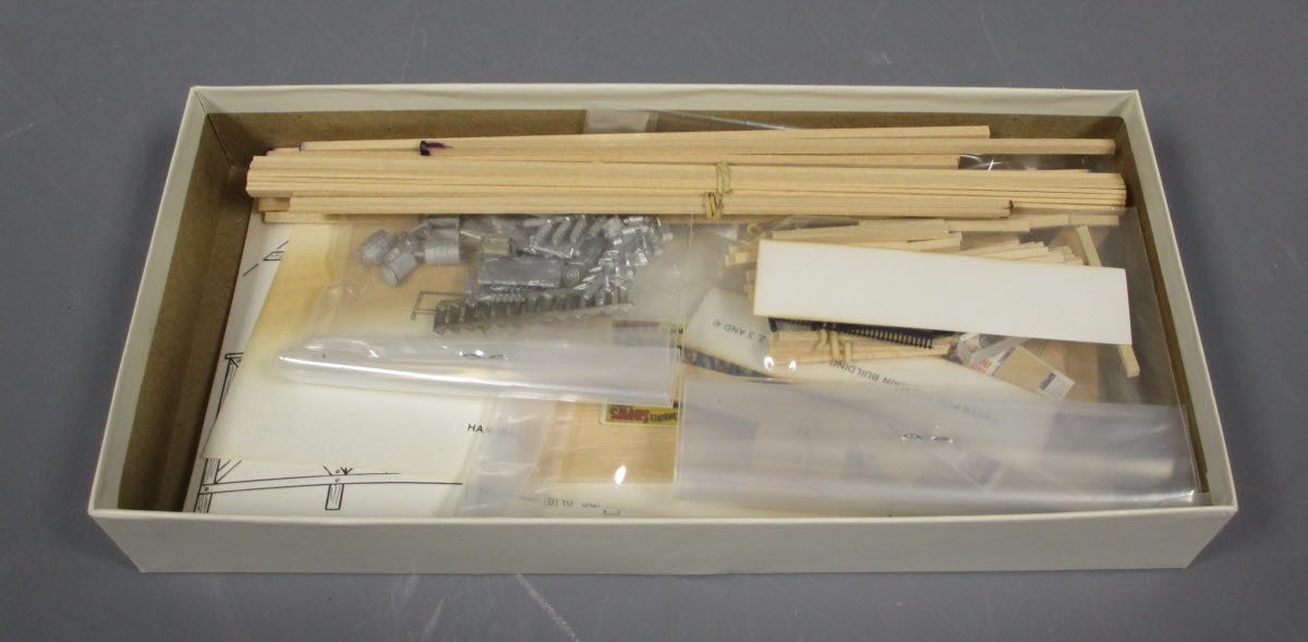 Fine Scale Miniatures 210 HO Scale Icing Platform Laser-Cut Building Kit EX/Box