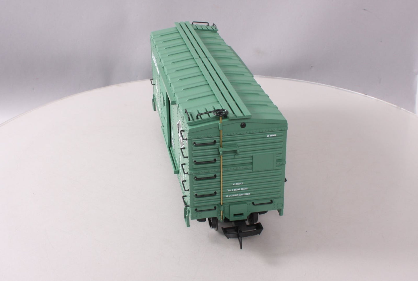USA Trains R19060B G Lehigh Valley Simulated Steel Box Car (Green) #LV66065