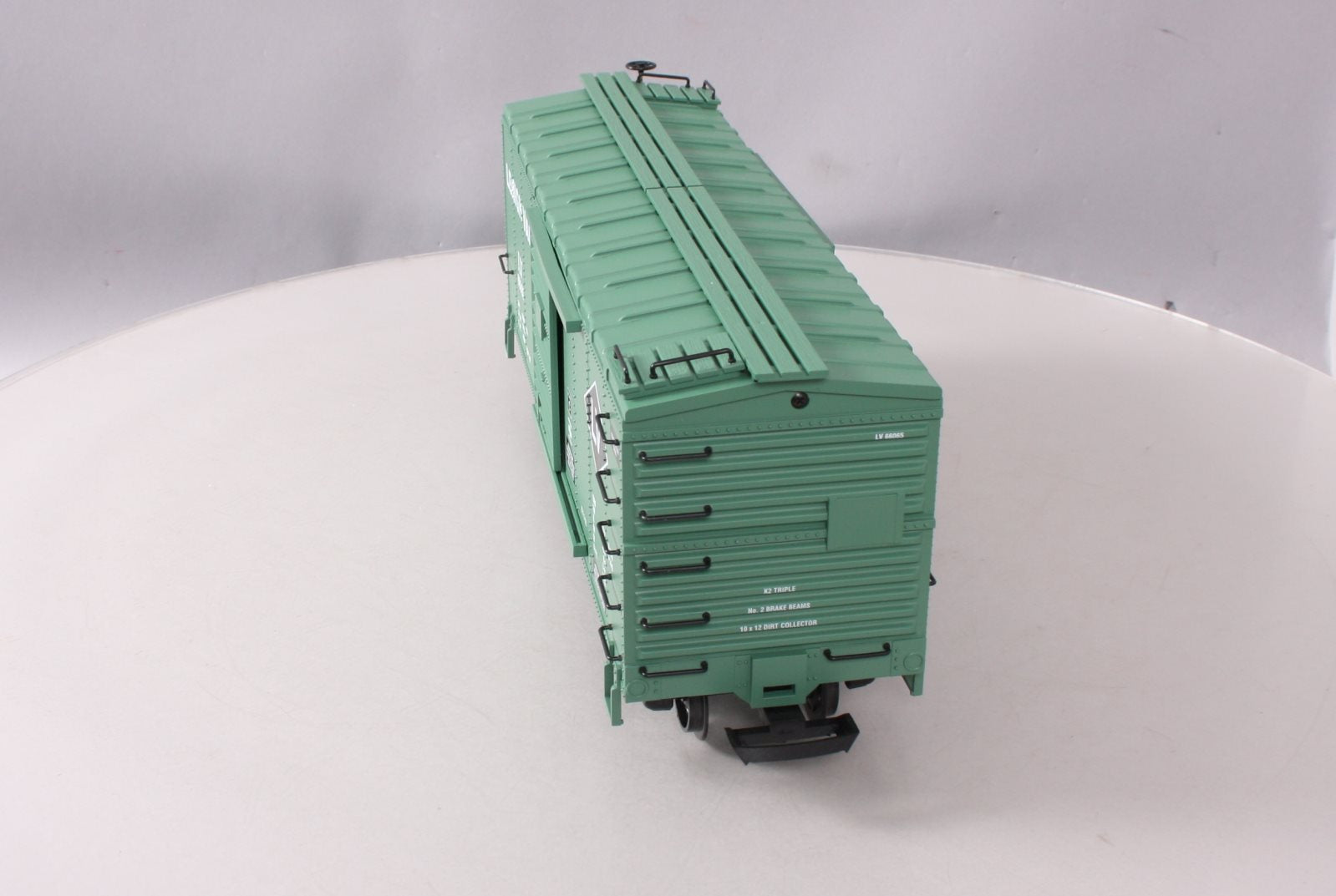 USA Trains R19060B G Lehigh Valley Simulated Steel Box Car (Green) #LV66065