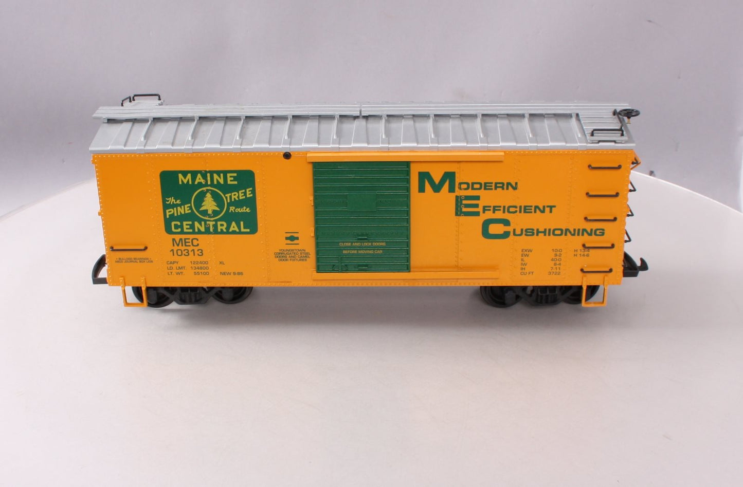 USA Trains 19068 G Maine Central American Series Steel Box Car Yellow