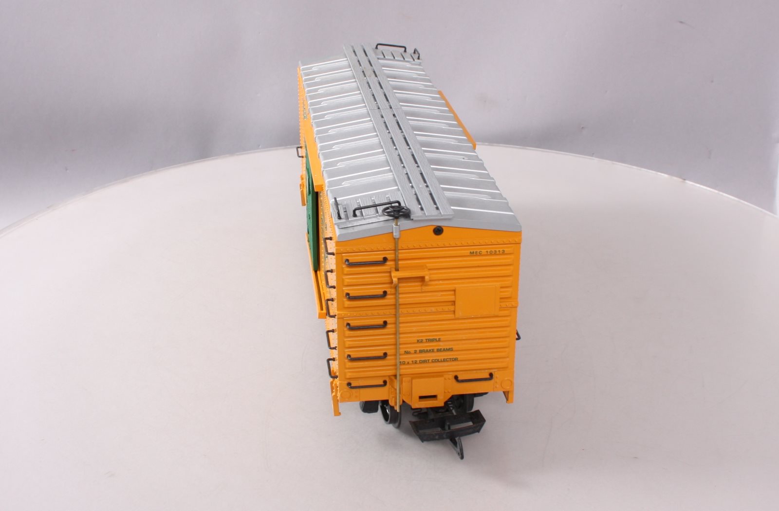 USA Trains 19068 G Maine Central American Series Steel Box Car Yellow