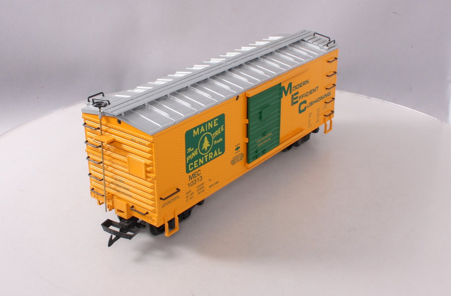 USA Trains 19068 G Maine Central American Series Steel Box Car Yellow