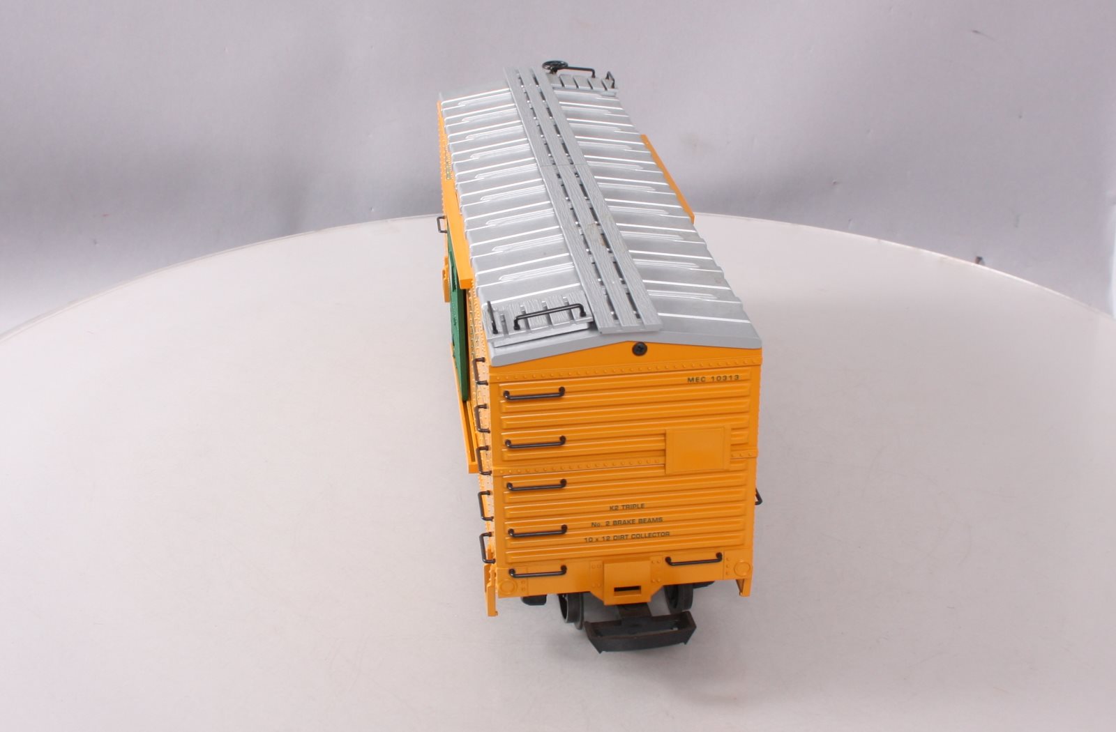 USA Trains 19068 G Maine Central American Series Steel Box Car Yellow