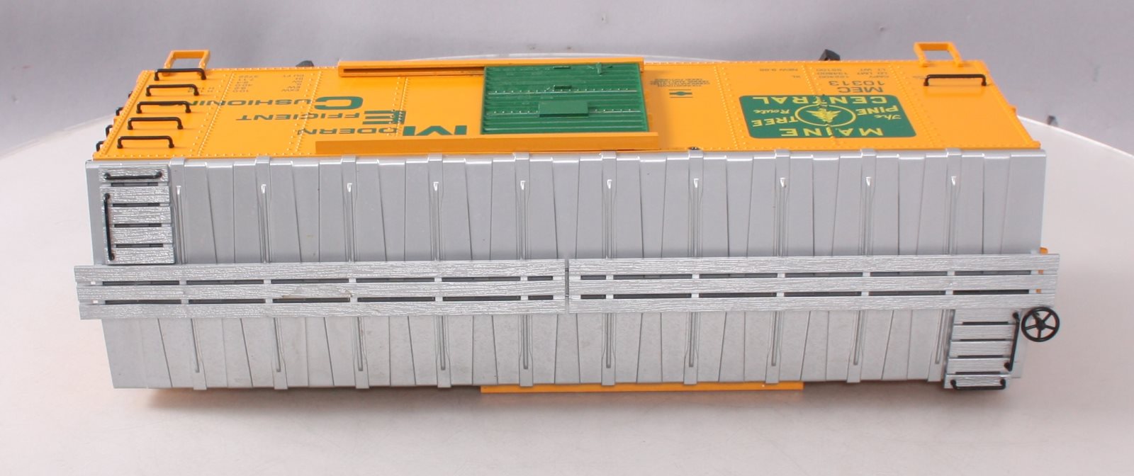 USA Trains 19068 G Maine Central American Series Steel Box Car Yellow