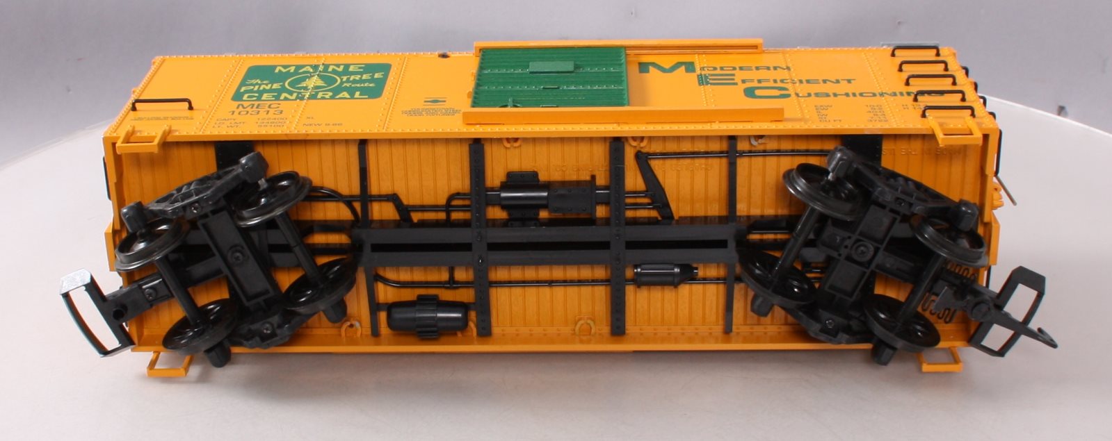 USA Trains 19068 G Maine Central American Series Steel Box Car Yellow