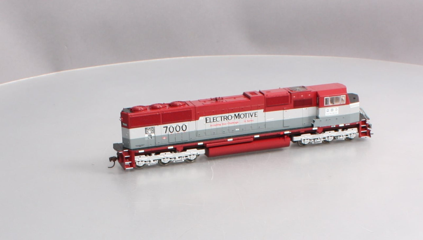 Athearn 0G6116 HO Scale Electro-Motive SD70M EMD Diesel Locomotive #7000 LN/Box