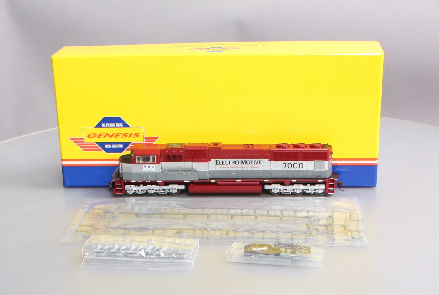 Athearn 0G6116 HO Scale Electro-Motive SD70M EMD Diesel Locomotive #7000 LN/Box