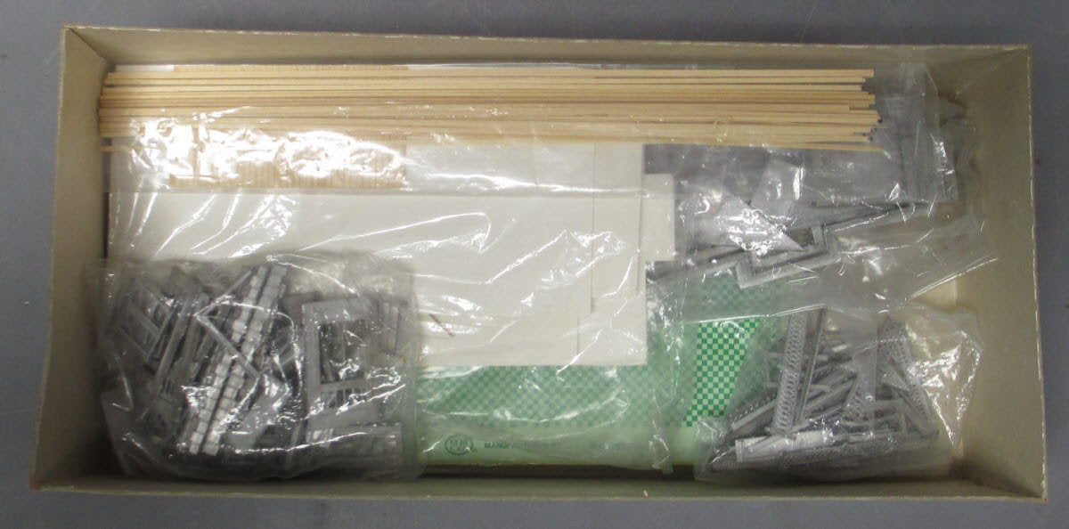 Scale Structures 1118 HO Scale The Store Building Kit