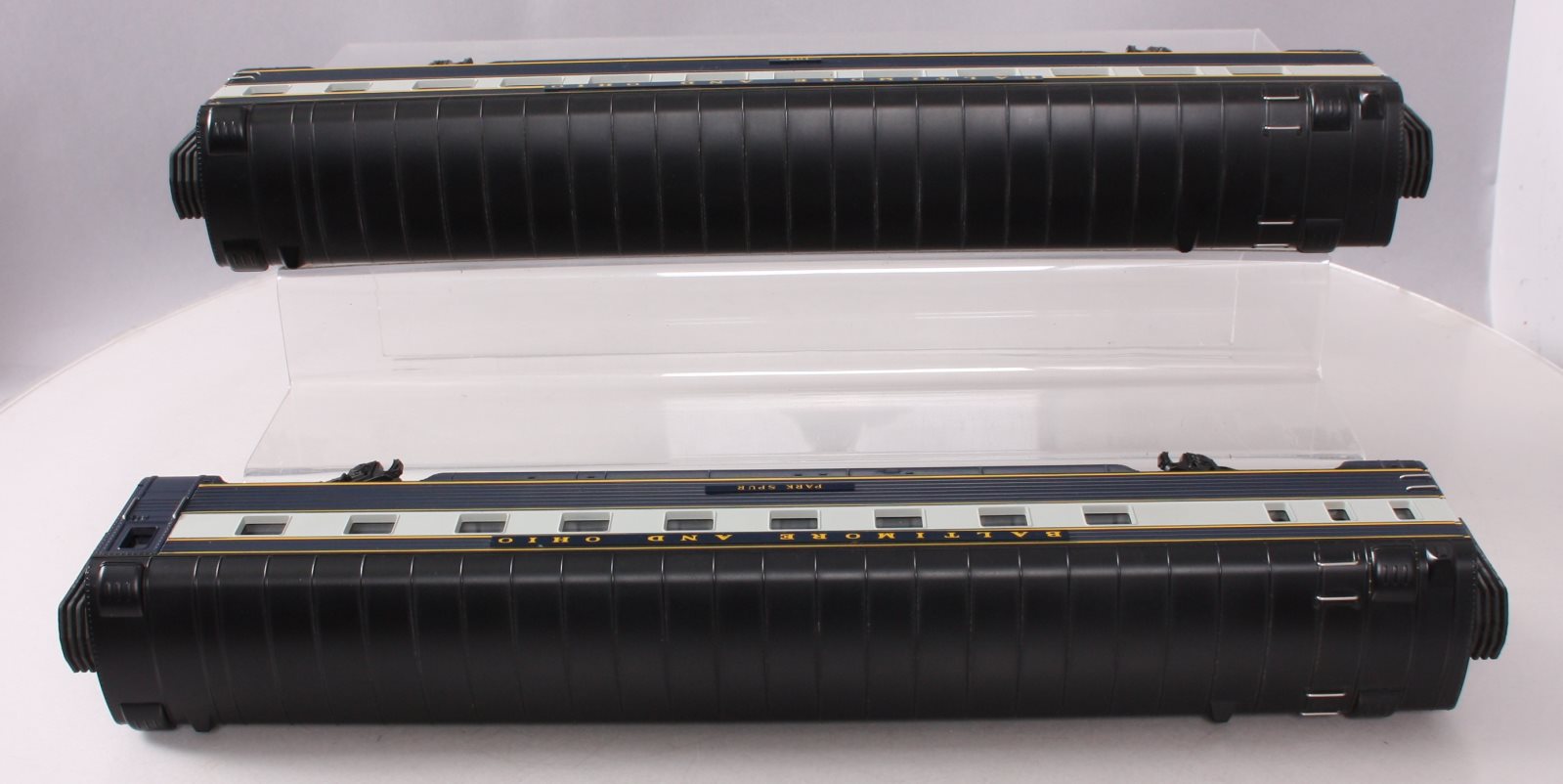 MTH 20-6613 O B&O 70' Streamline Sleeper/Diner Passenger Car Set (Set of 2) EX/Box