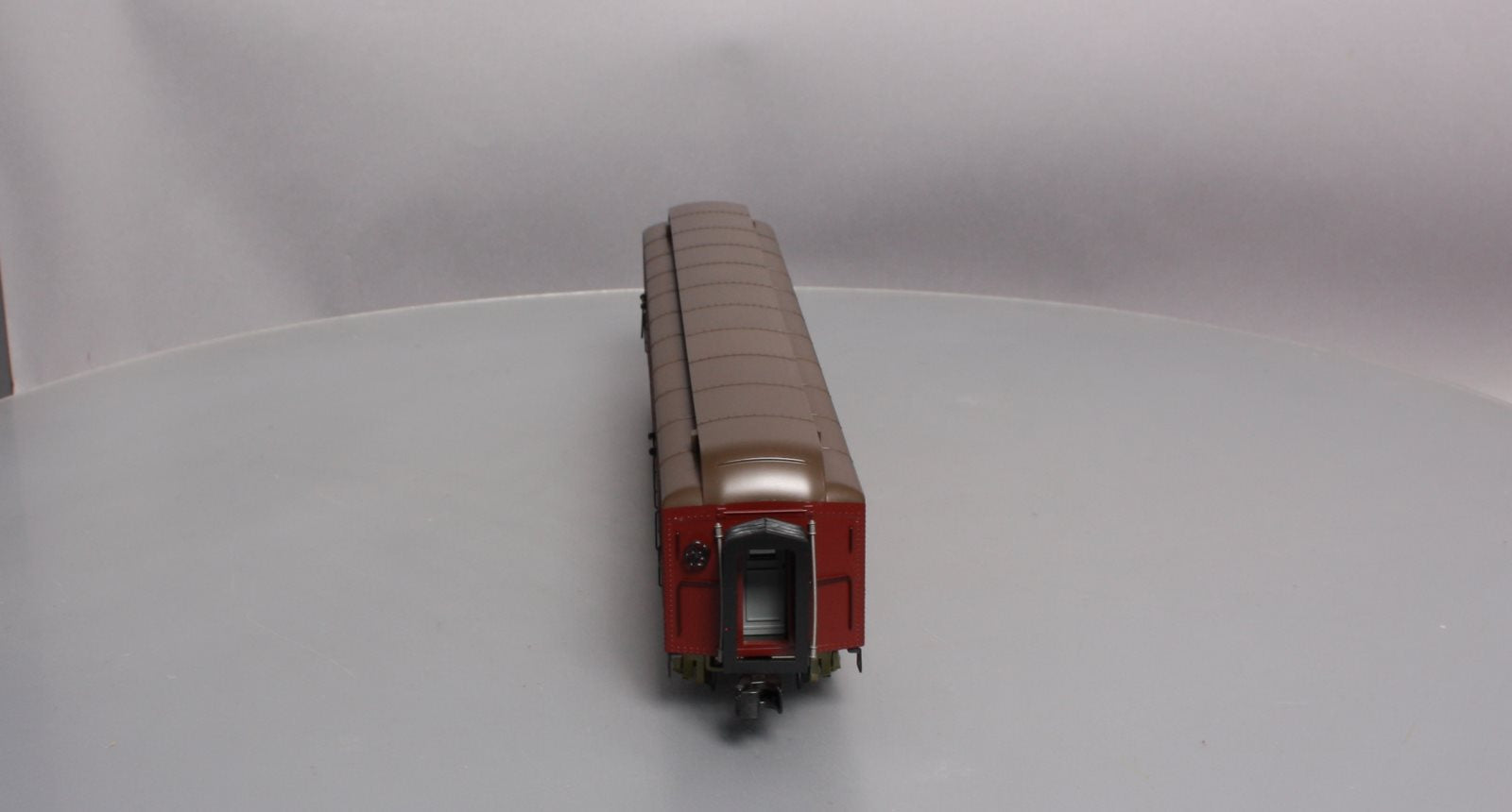 MTH 20-4287 Pennsylvania 70' Madison RPO Passenger Car