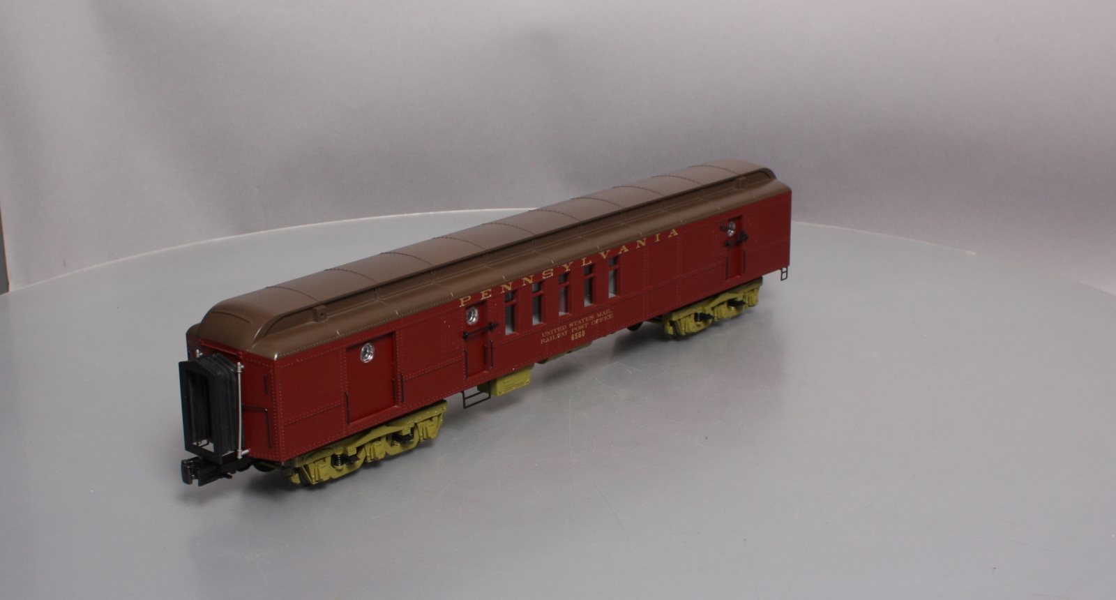 MTH 20-4287 Pennsylvania 70' Madison RPO Passenger Car
