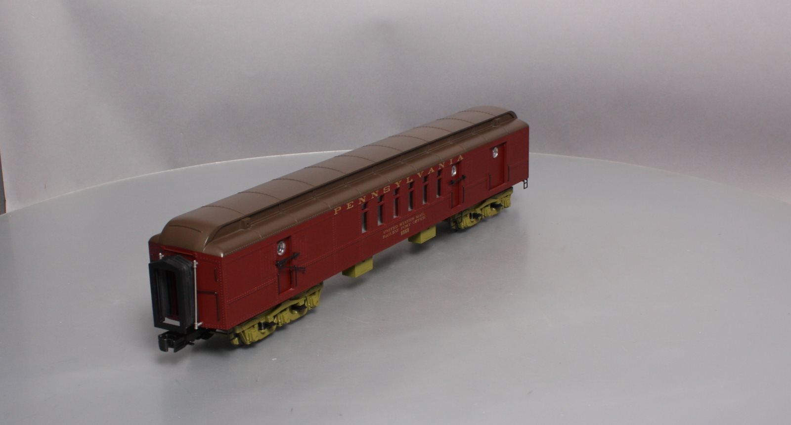 MTH 20-4287 Pennsylvania 70' Madison RPO Passenger Car