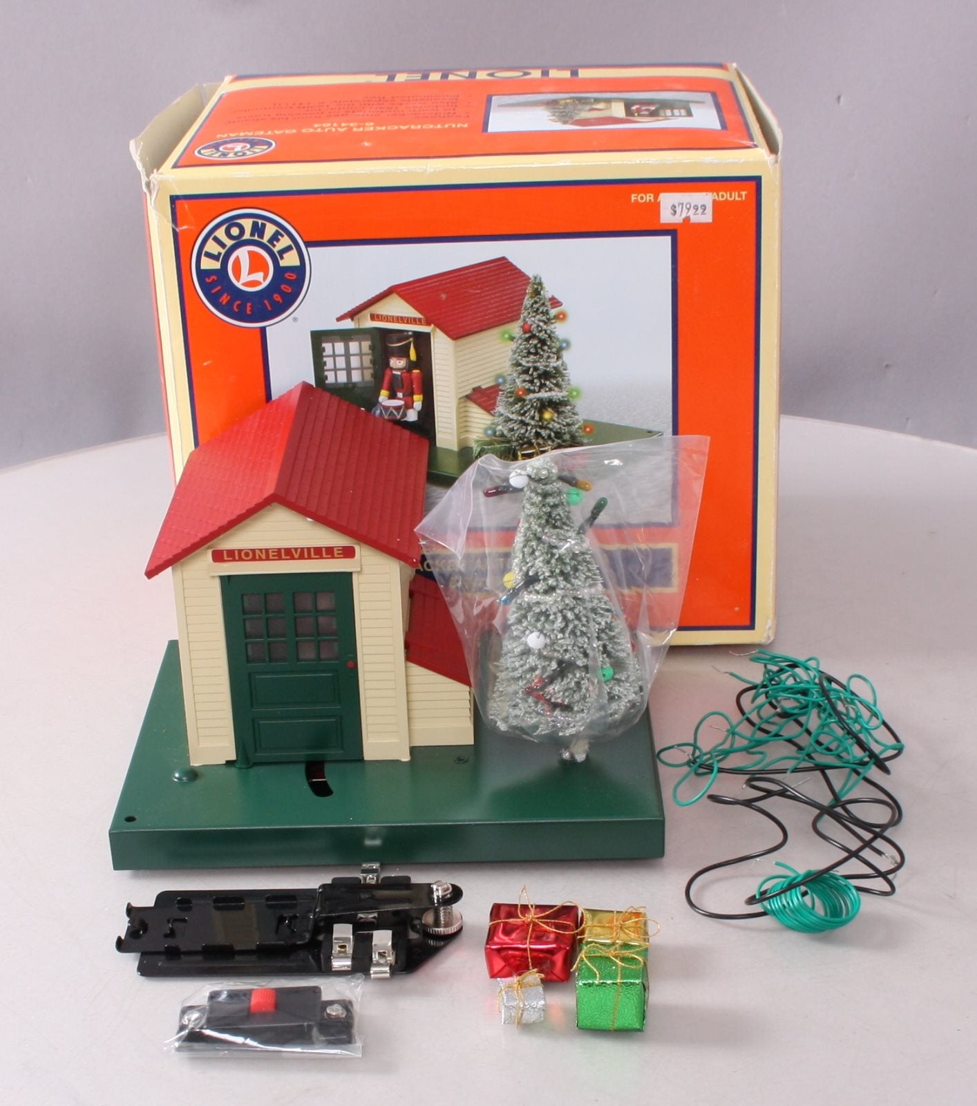 Lionel 6-34164 O Gauge Nutcracker Operating Auto Gateman LN/Box