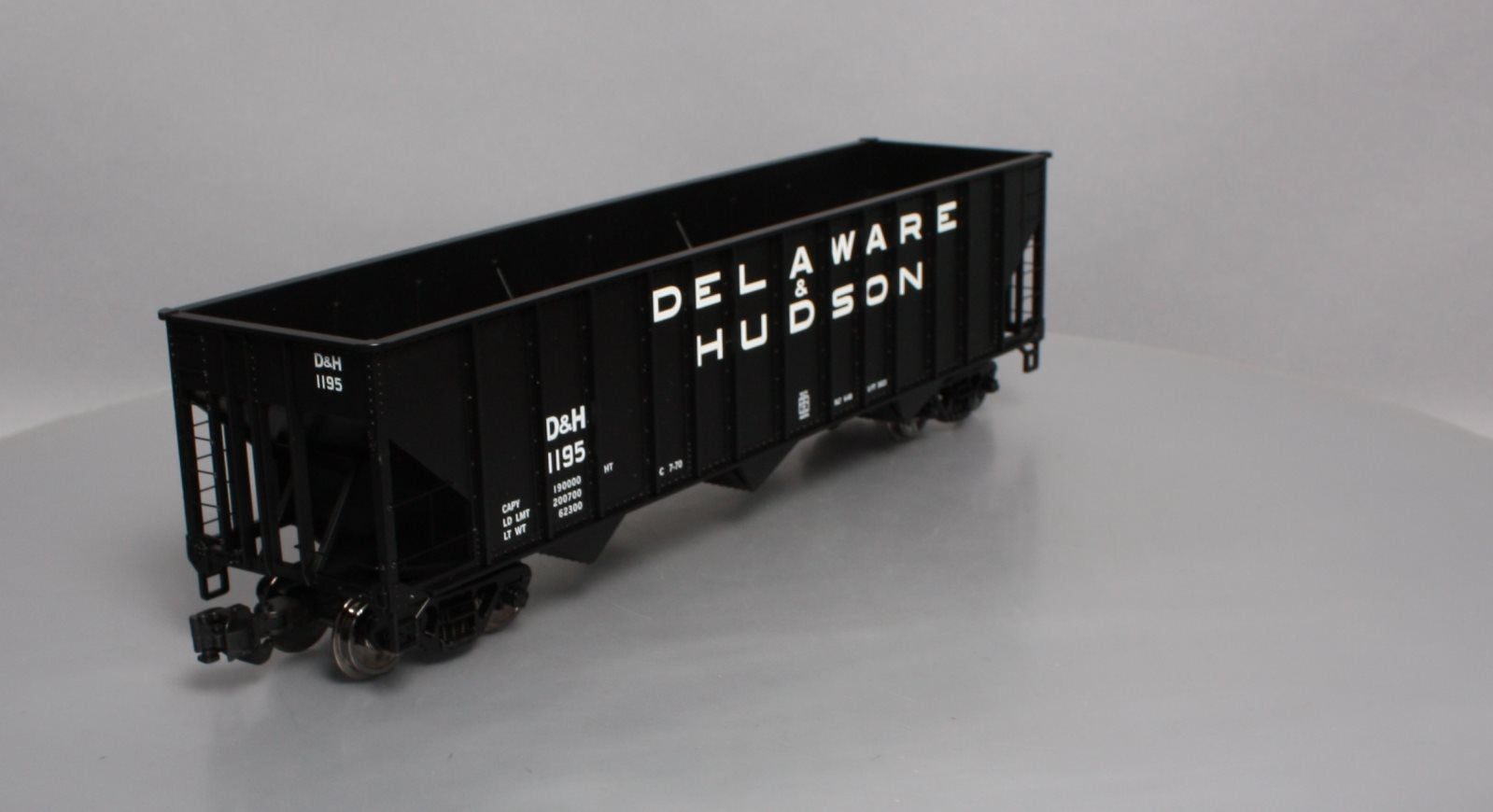 Aristo-Craft 41425 D&H 3-Bay 100 Ton Hopper - Metal Wheels