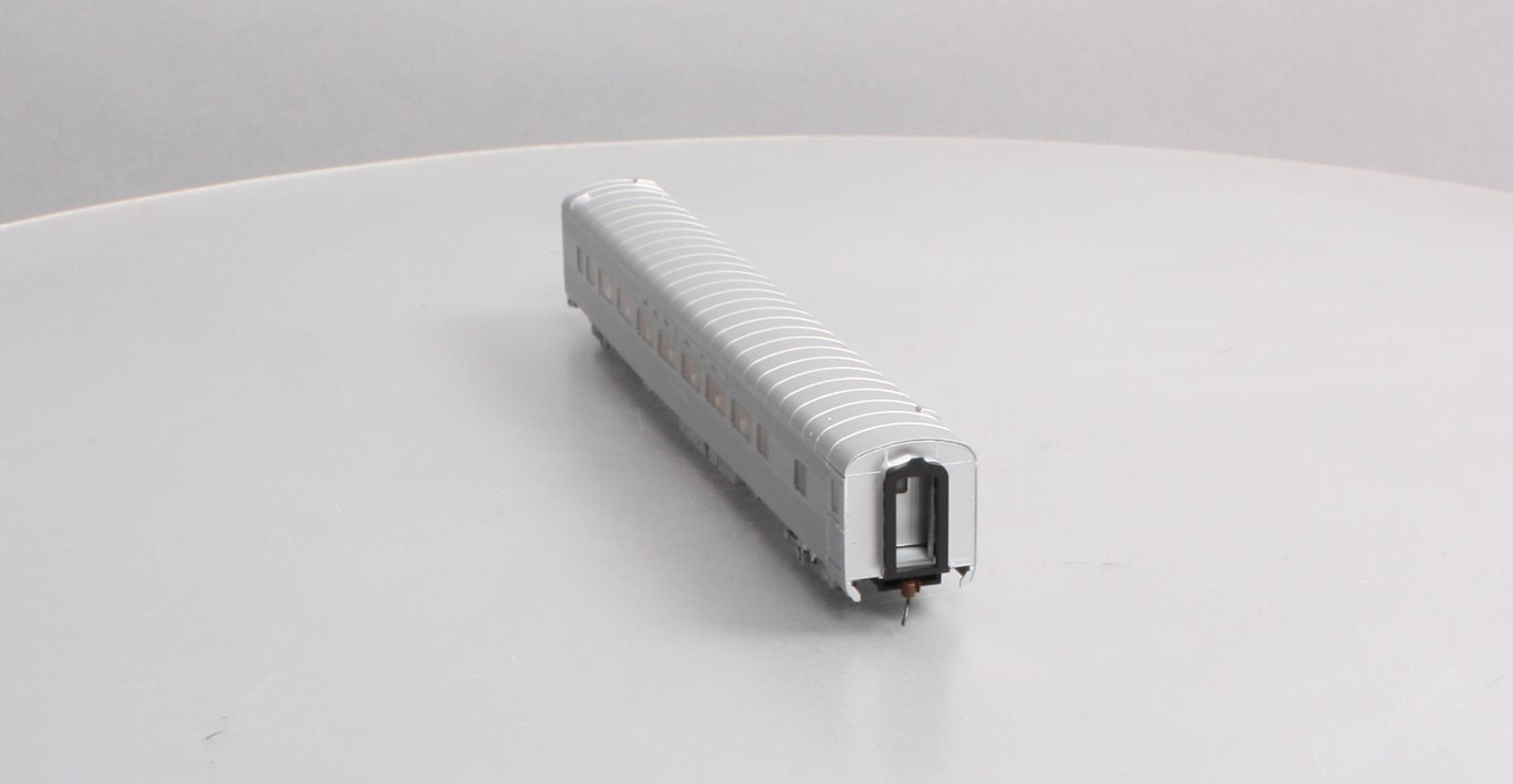 Walthers 932-6782 HO Scale Santa Fe Pullman-Standard 64-Seat Coach LN/Box