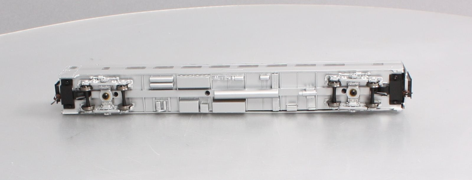Walthers 932-6782 HO Scale Santa Fe Pullman-Standard 64-Seat Coach LN/Box